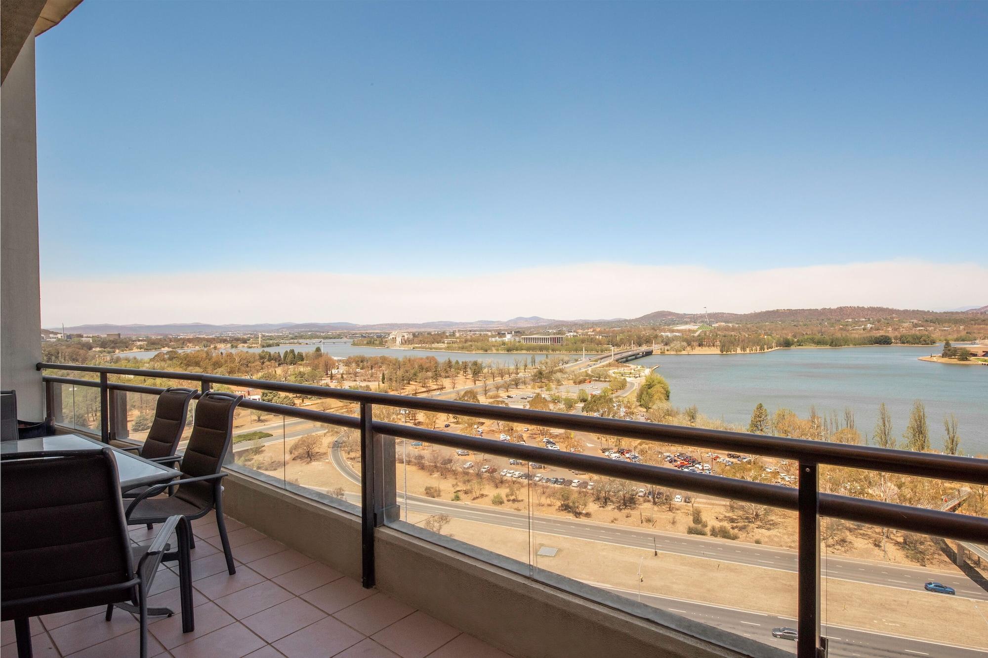 Breakfree Capital Tower Apartments Canberra Exterior photo