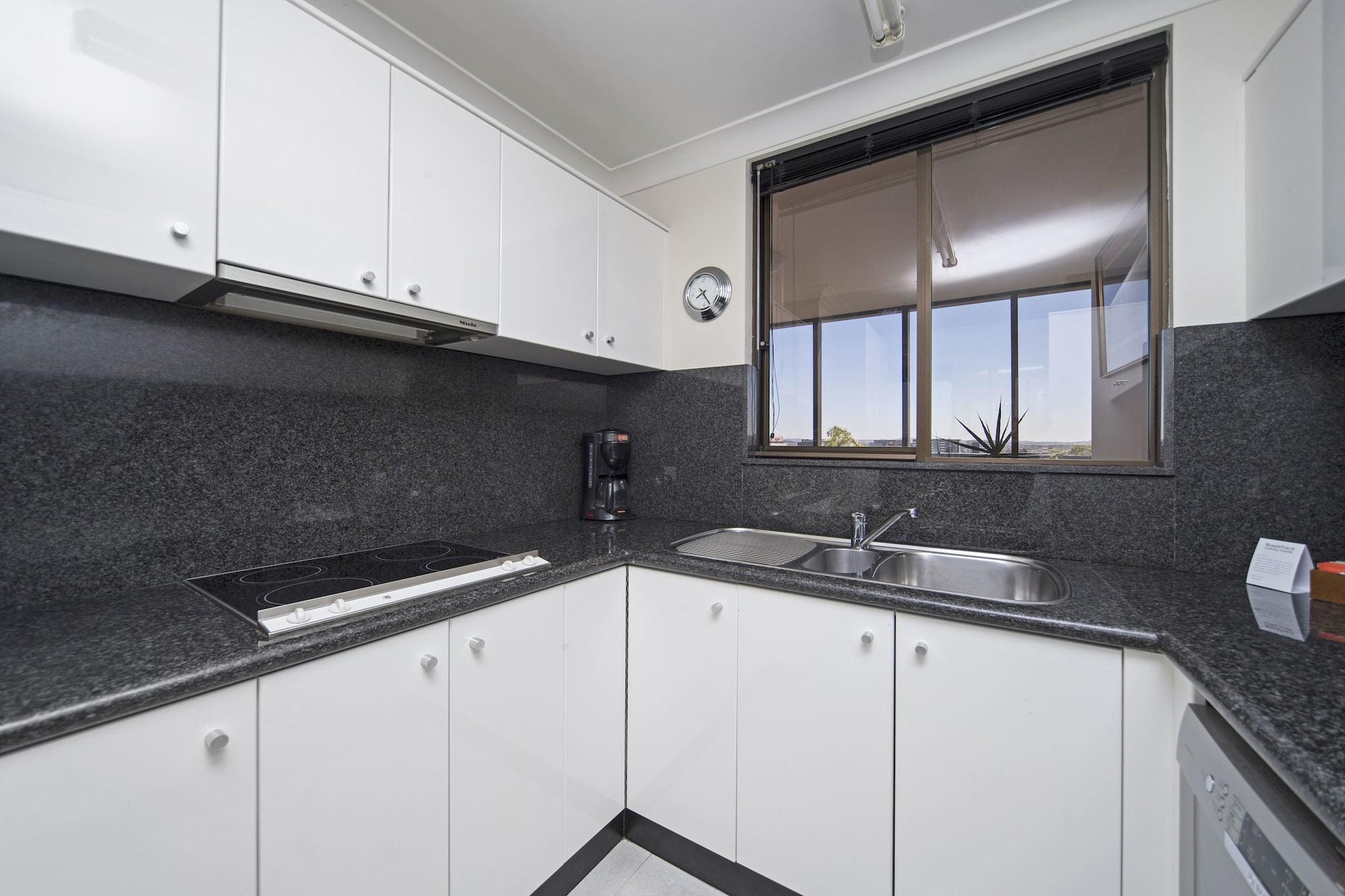 Breakfree Capital Tower Apartments Canberra Exterior photo