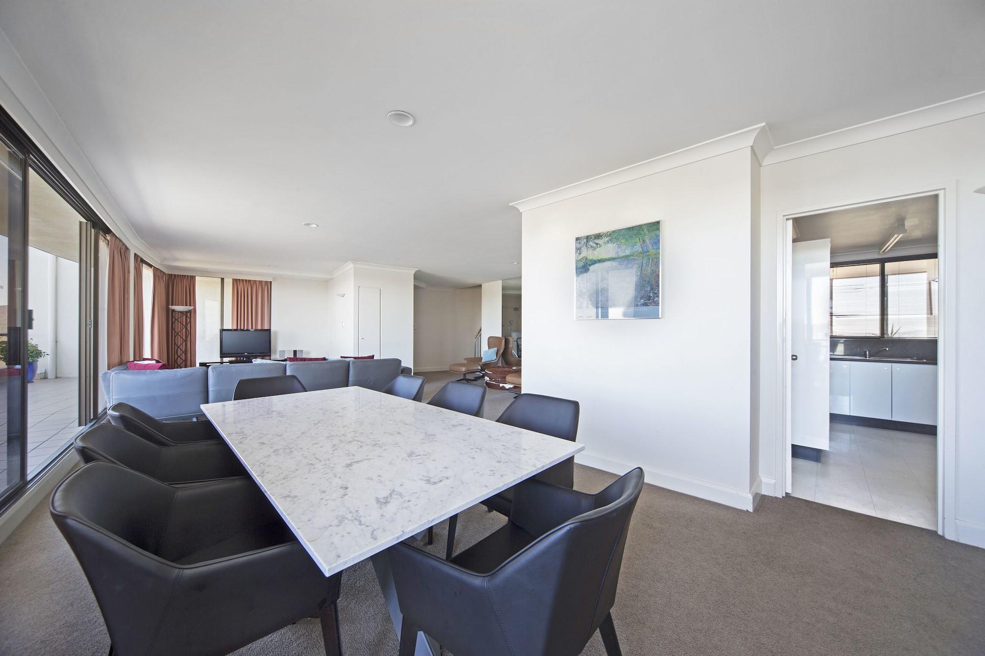 Breakfree Capital Tower Apartments Canberra Exterior photo