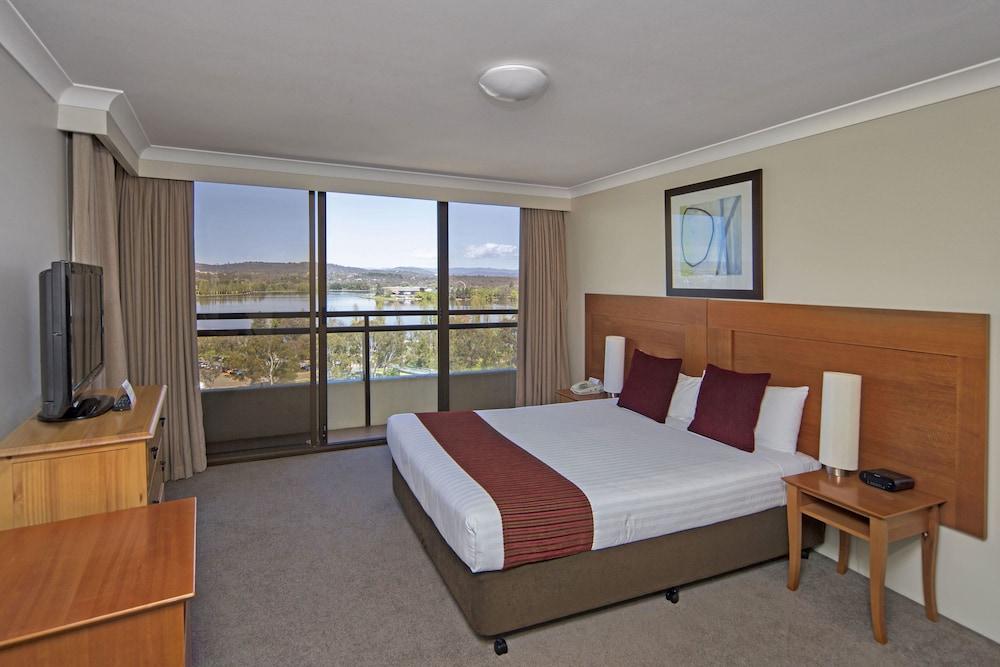 Breakfree Capital Tower Apartments Canberra Exterior photo