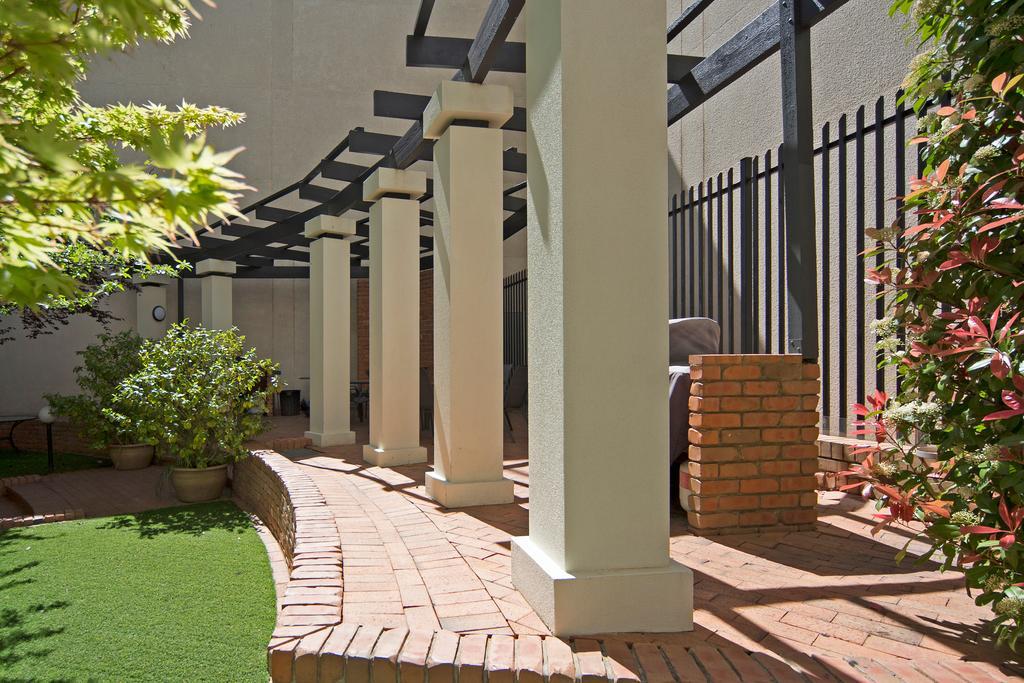 Breakfree Capital Tower Apartments Canberra Exterior photo