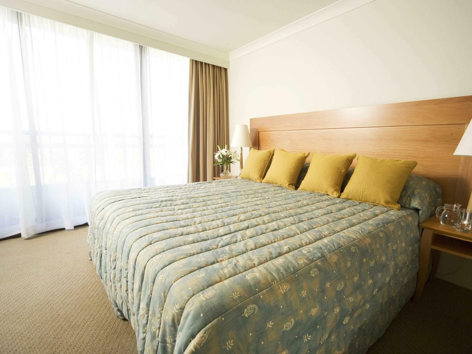 Breakfree Capital Tower Apartments Canberra Room photo